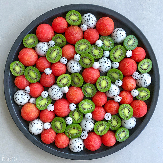 Image of Kiwi Berries & Friends