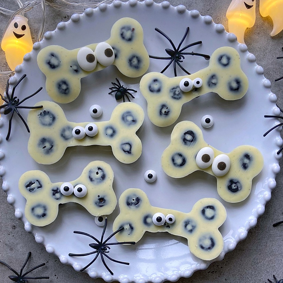 Image of Chocolate Blueberry Bones