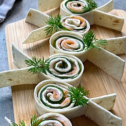 Smoked Salmon Pinwheels Recipe - Foodbites