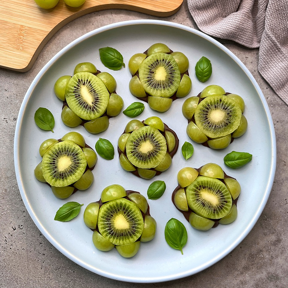 Image of Dark Chocolate Kiwi Flowers