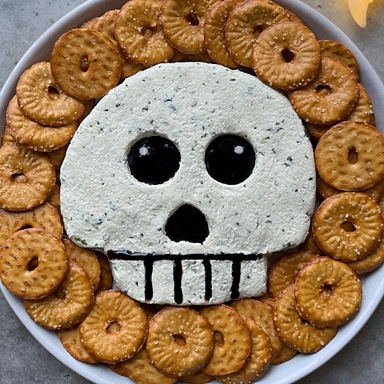 Image of Skull Cheese Ball recipe