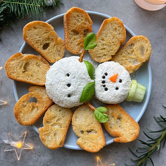 Image of Holiday Cheese Ball