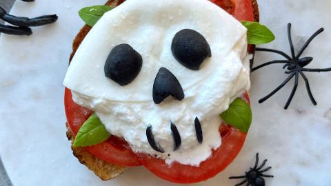 Halloween Toast (An Easy & Spooky Lunch) - Foodbites